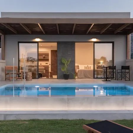 Aku With Private Pools *